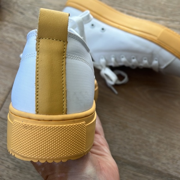 Marc Fisher platform sneakers - Picture 5 of 5